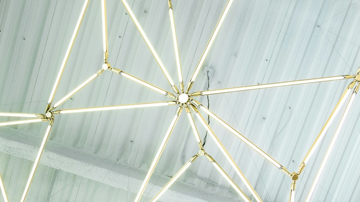 Leuchtstäbe verbunden